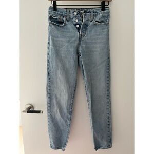 Levi's Premium Wedgie Straight Jean size 24